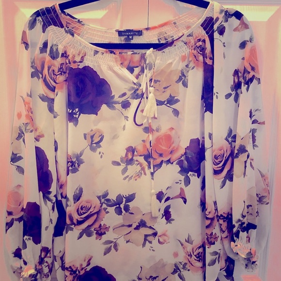 DYNAMITE Floral Top - Picture 1 of 2